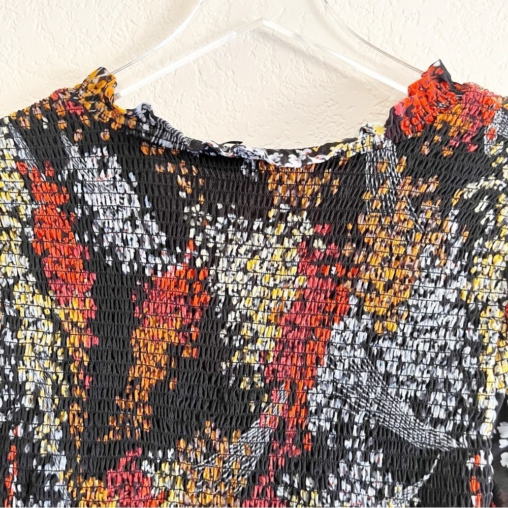 Anthropologie Akemi + Kin Adria Smocked top Floral Blouse Size Medium - Picture 9 of 11